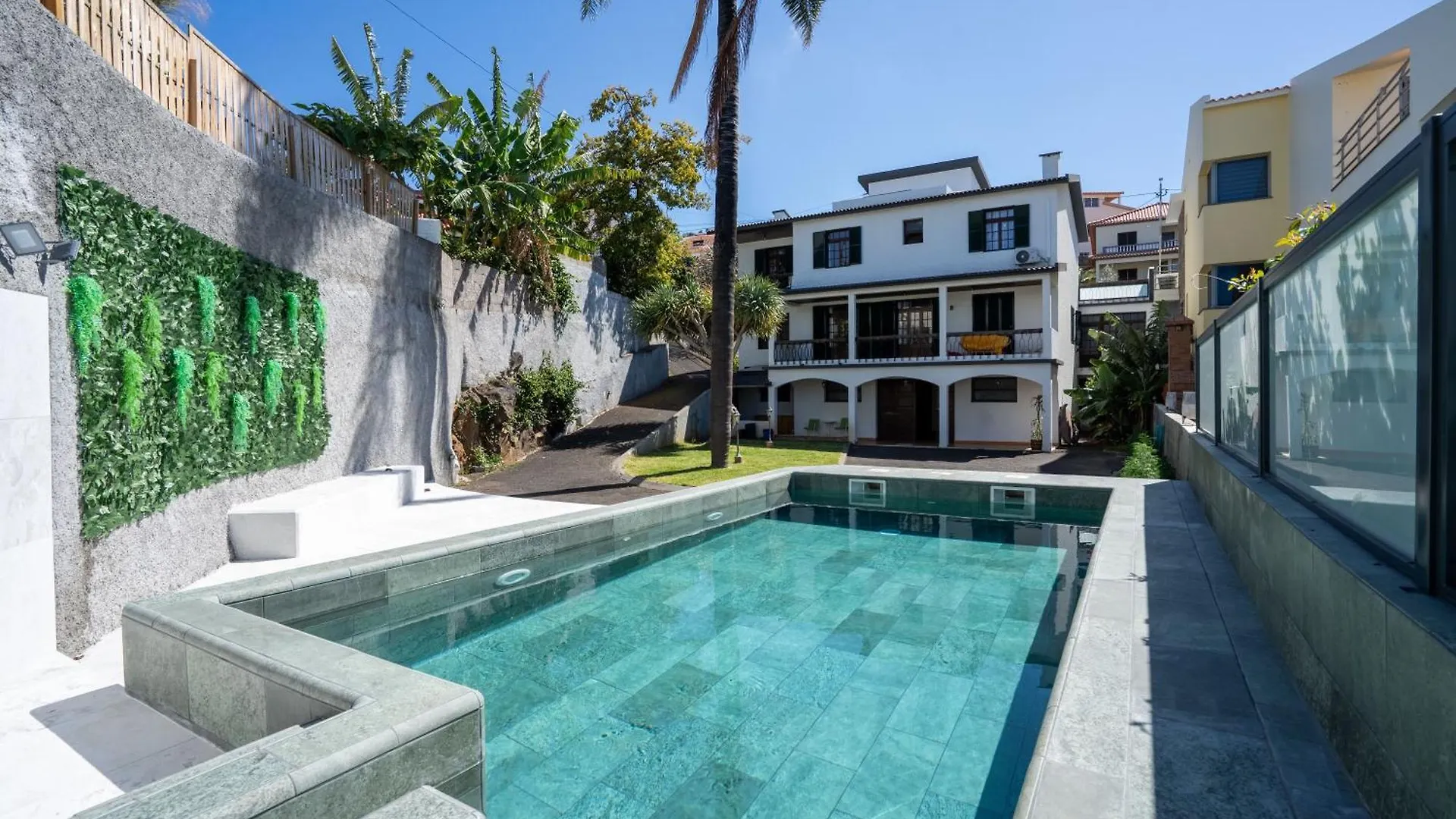 Villa Ocean Bay Funchal By Emporio의 연락처